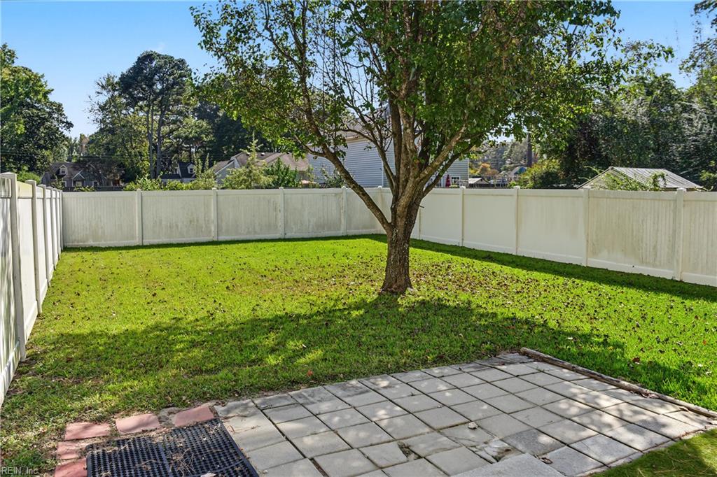 2223 Potters Rd Property Photo 8