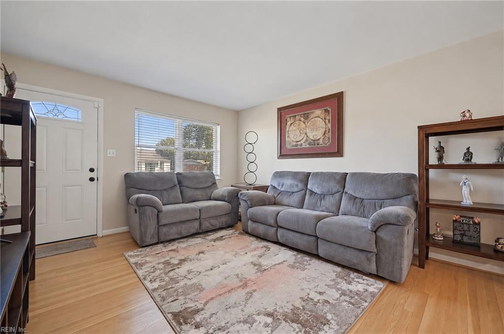 3349 Ridgefield Dr Property Photo 4