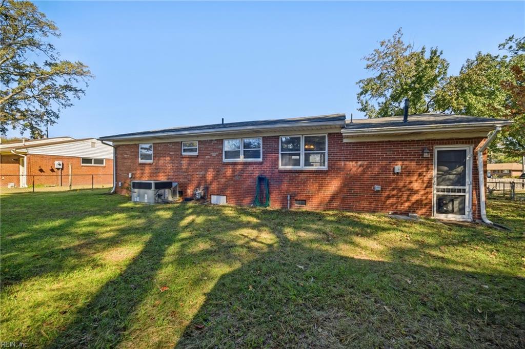 3349 Ridgefield Dr Property Photo 28