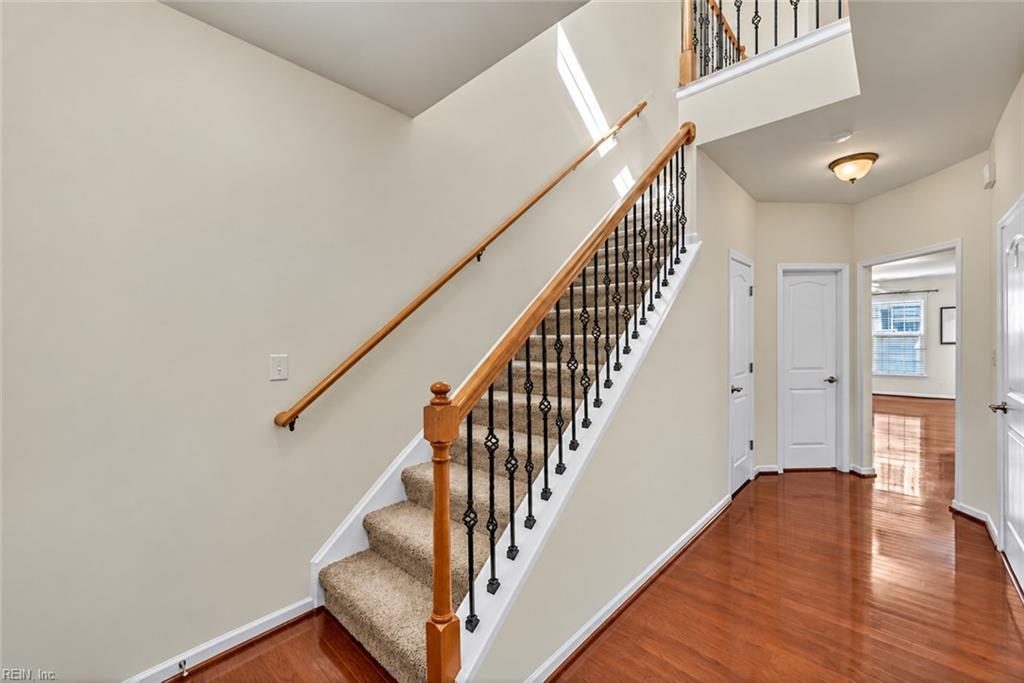 404 Tanners Green Ct Property Photo 3