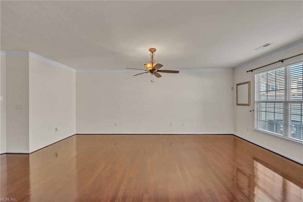 404 Tanners Green Ct Property Photo 7