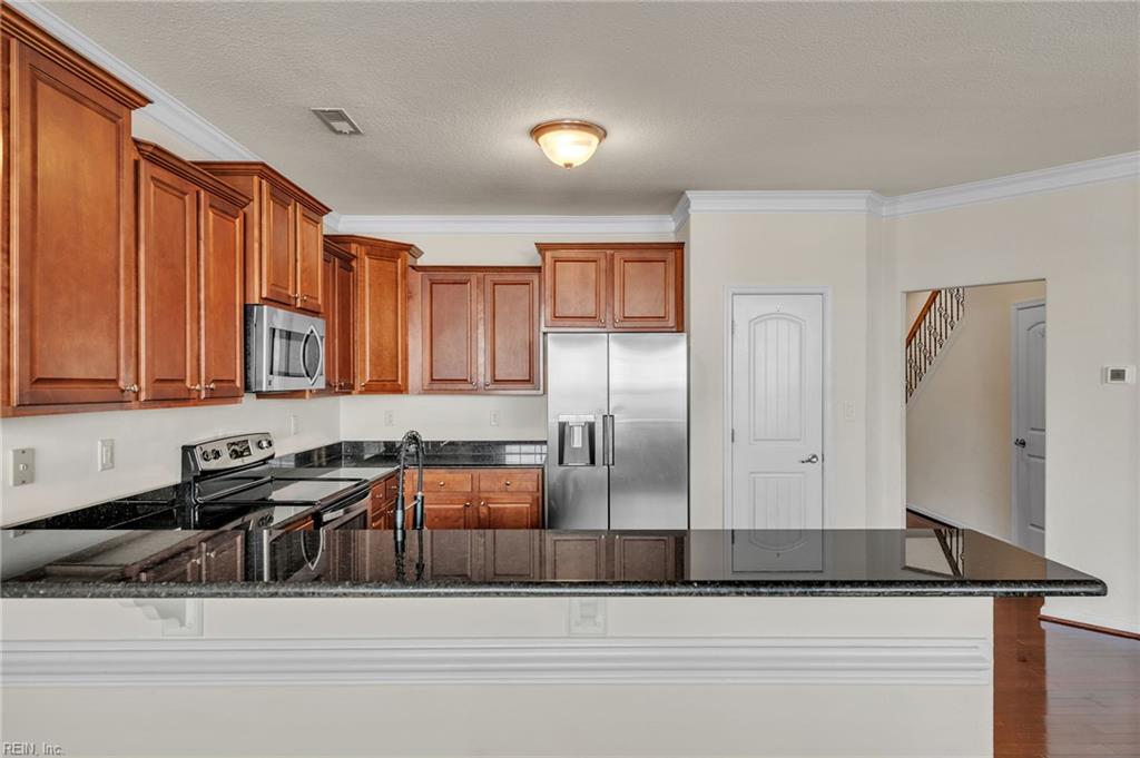 404 Tanners Green Ct Property Photo 10