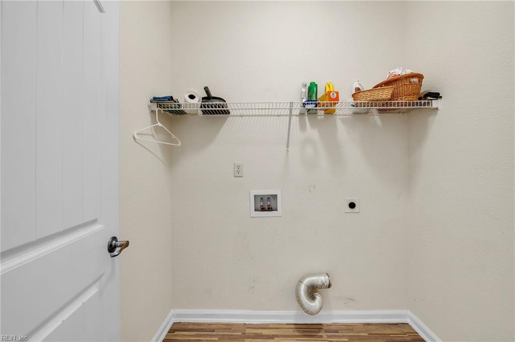 404 Tanners Green Ct Property Photo 27