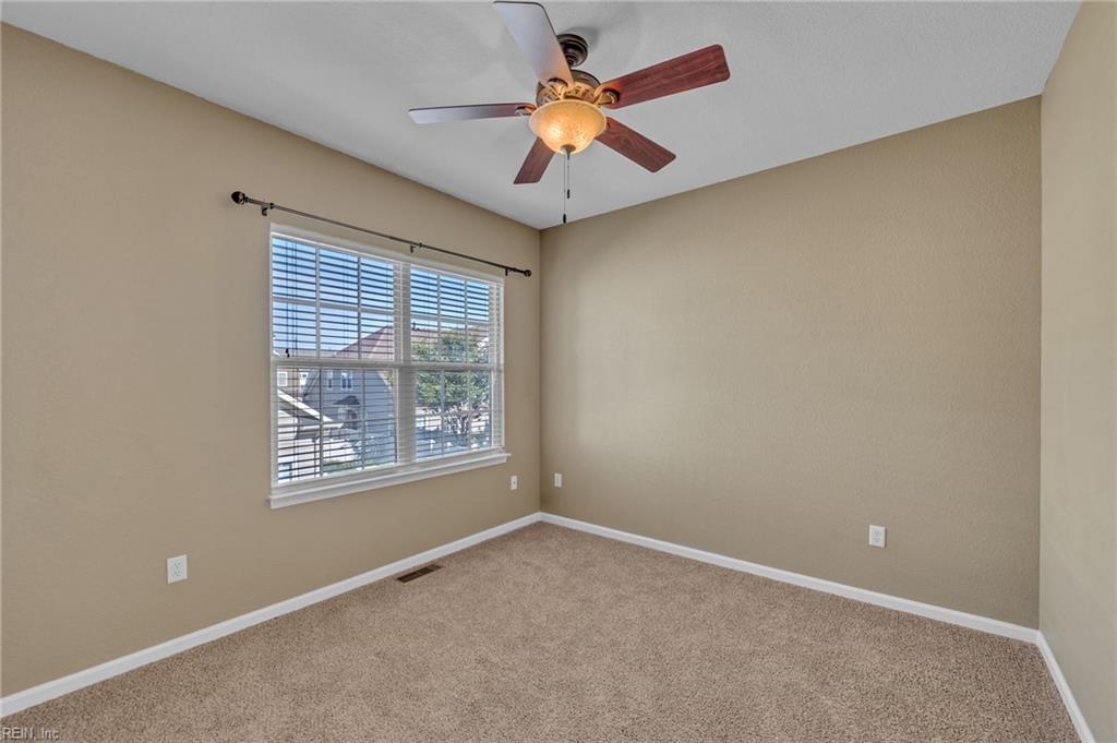 404 Tanners Green Ct Property Photo 32