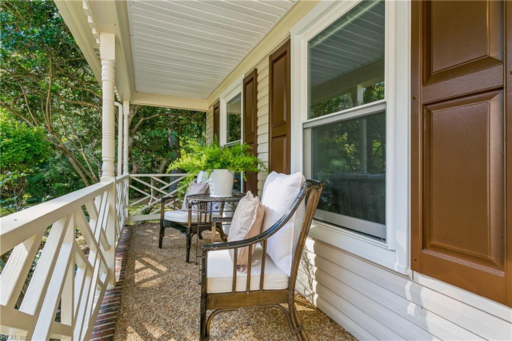 403 Gaines Way Property Photo 3