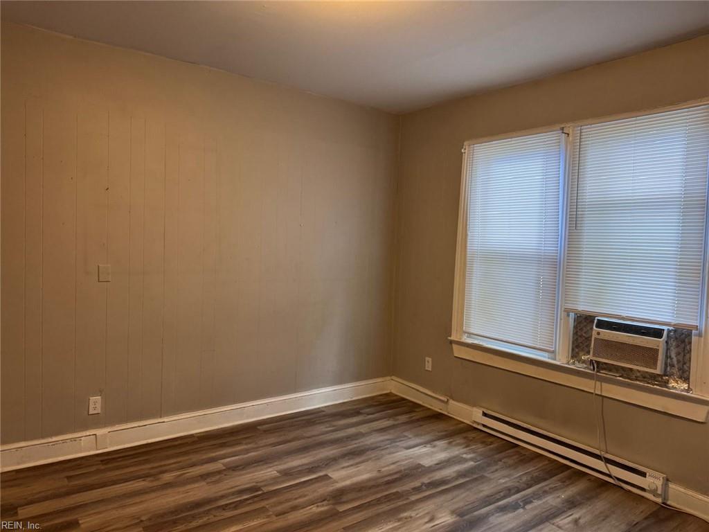 165 Webster Ave Property Photo 2