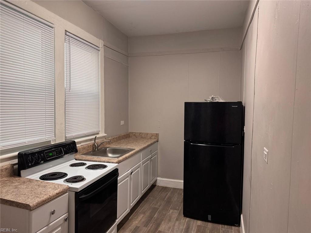 165 Webster Ave Property Photo 6