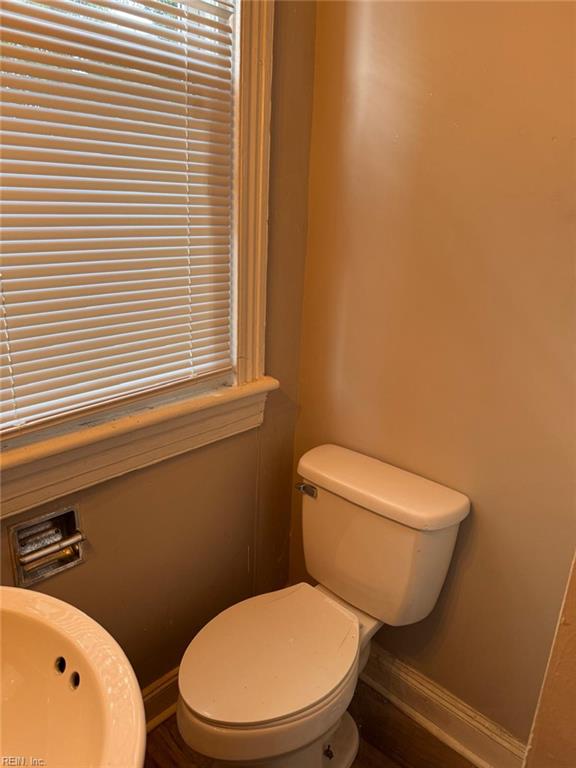 165 Webster Ave Property Photo 8