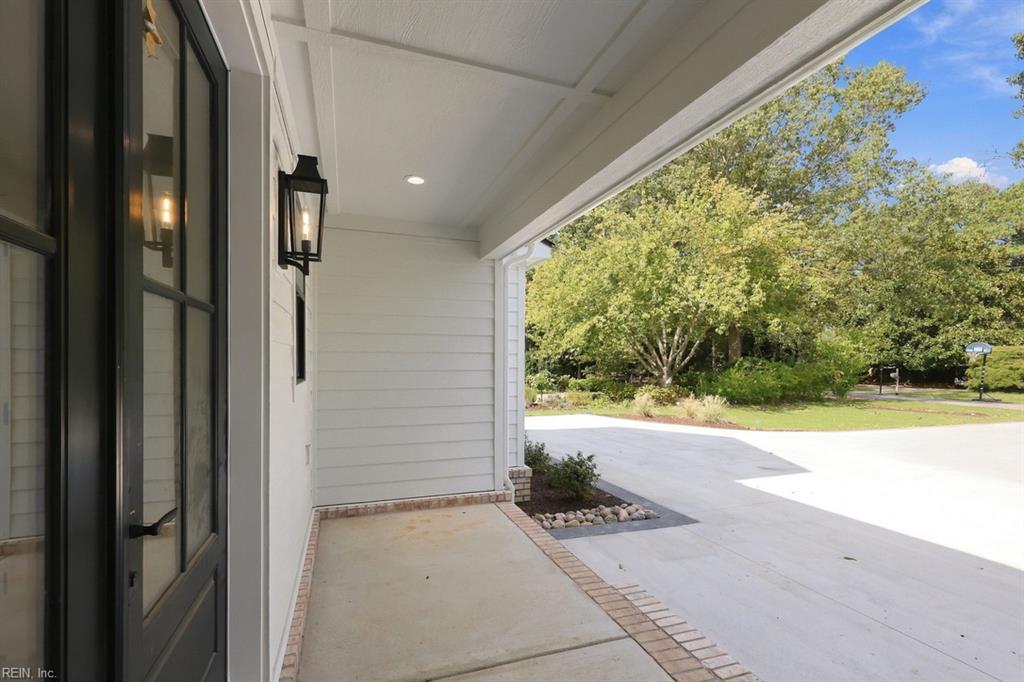 1121 Windsor Rd Property Photo 4