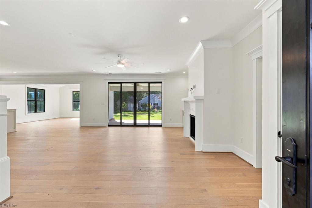 1121 Windsor Rd Property Photo 5