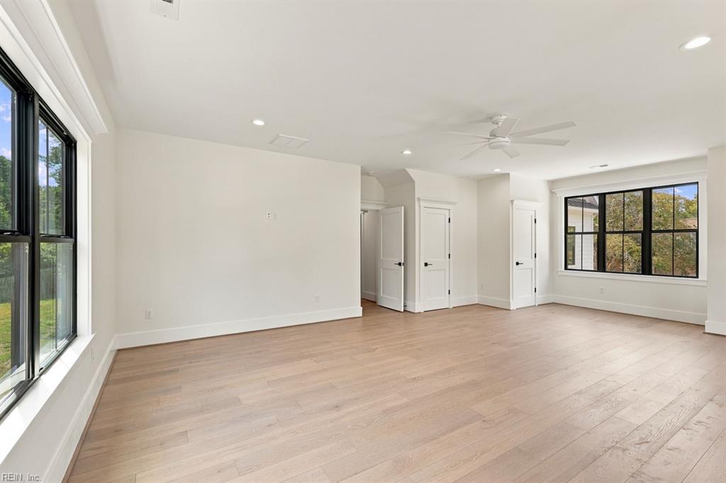 1121 Windsor Rd Property Photo 18