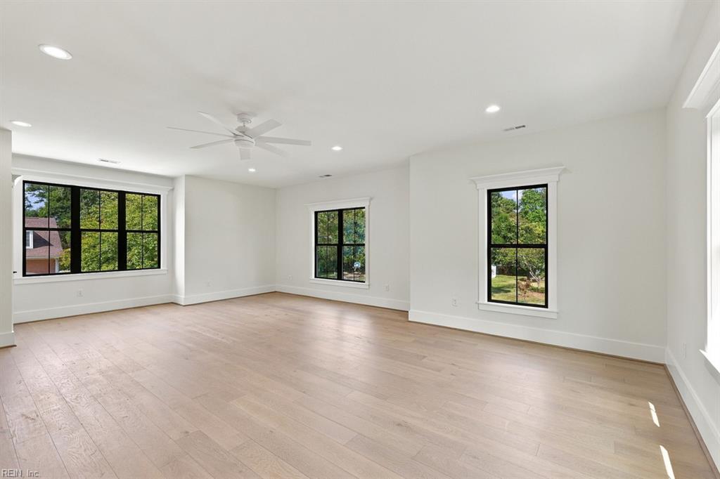 1121 Windsor Rd Property Photo 30