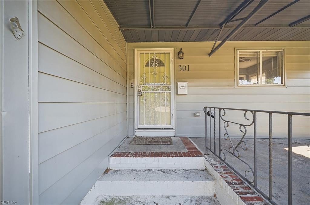 301 Viking St Property Photo 3