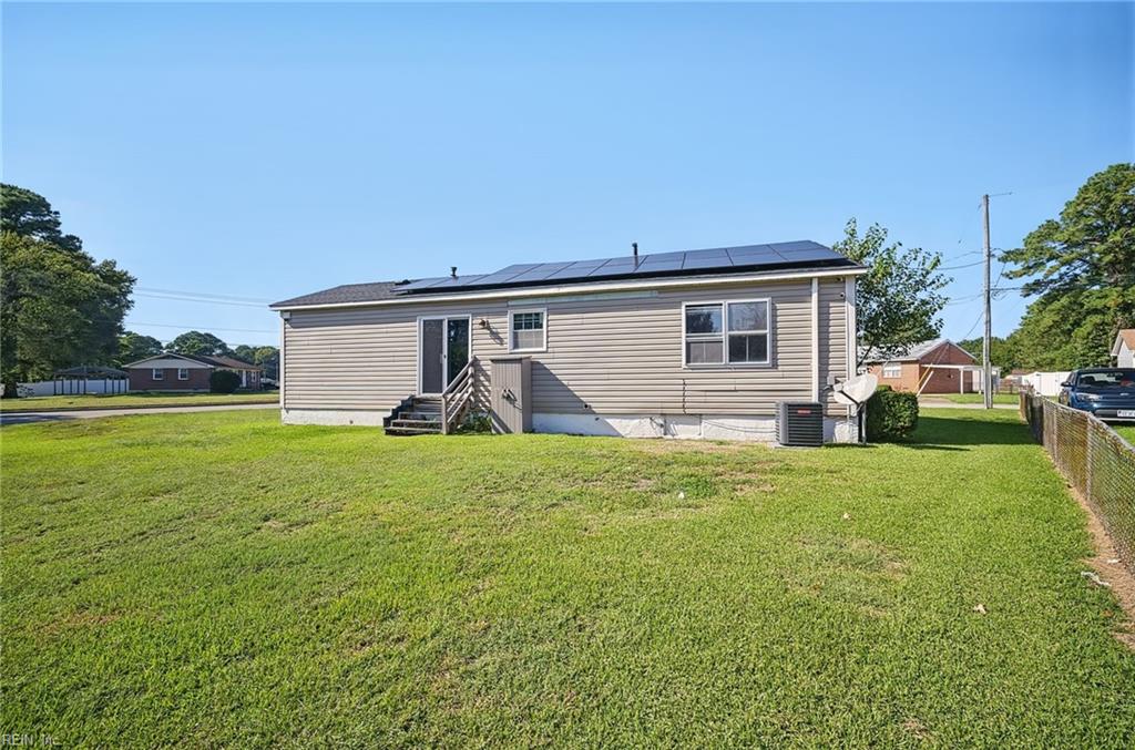301 Viking St Property Photo 23
