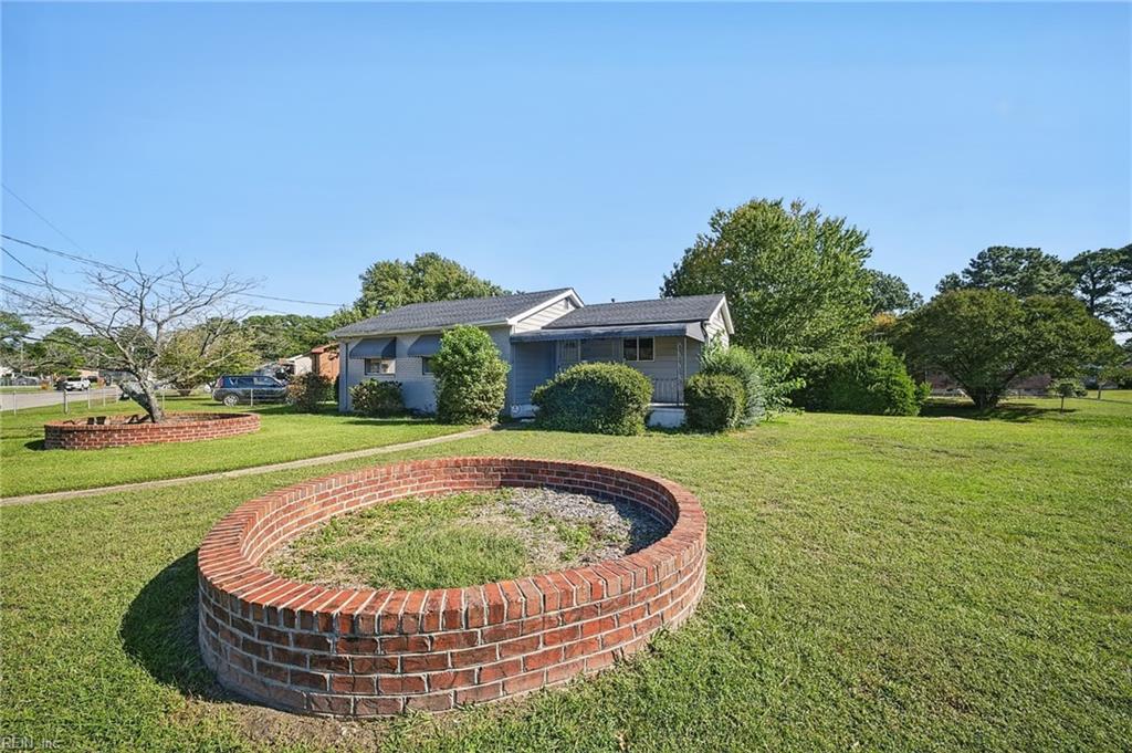 301 Viking St Property Photo 26