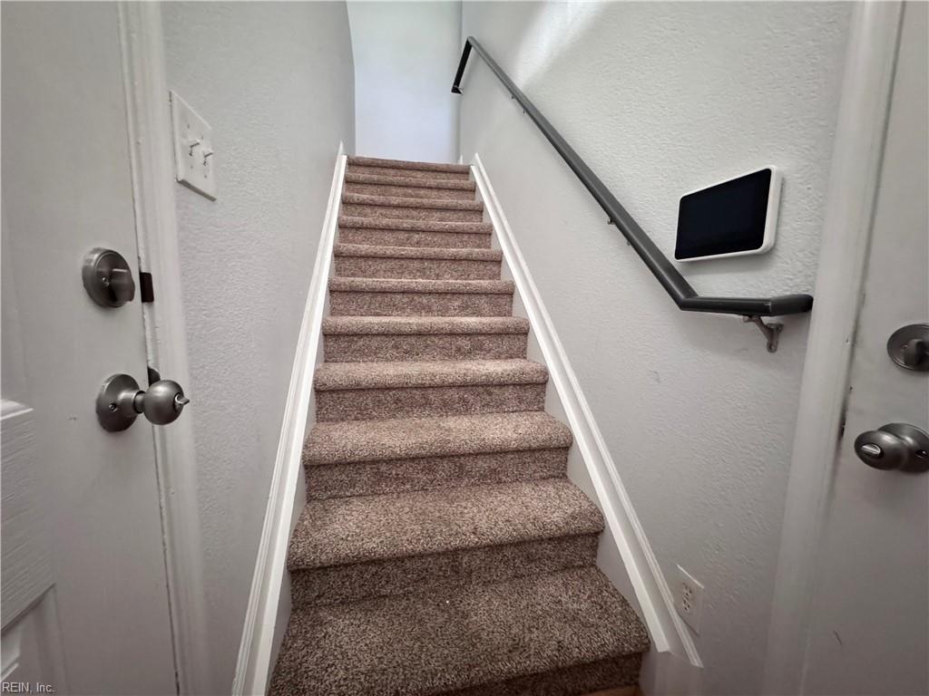 713 Windy Way Property Photo 4