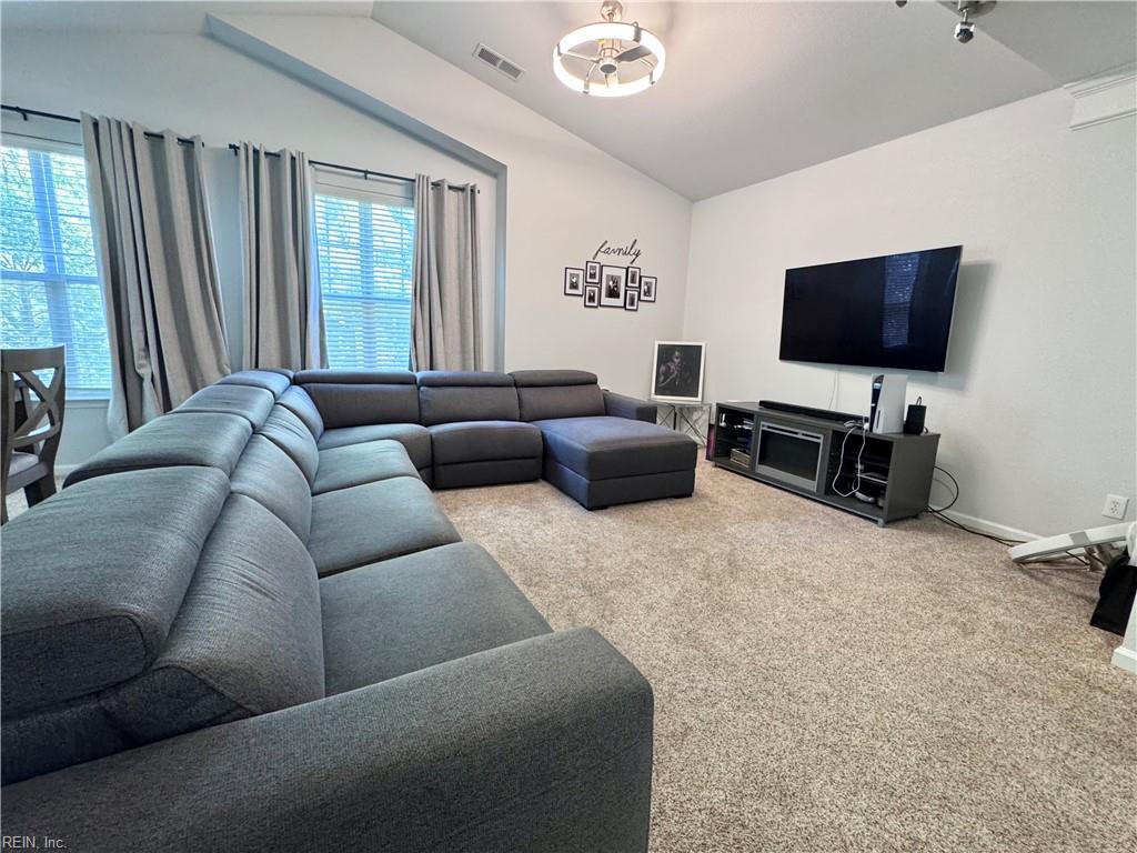 713 Windy Way Property Photo 8