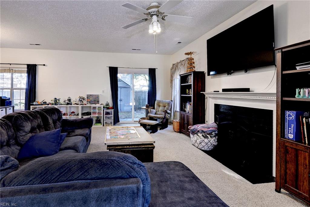 927 Prestige Ct Property Photo 5