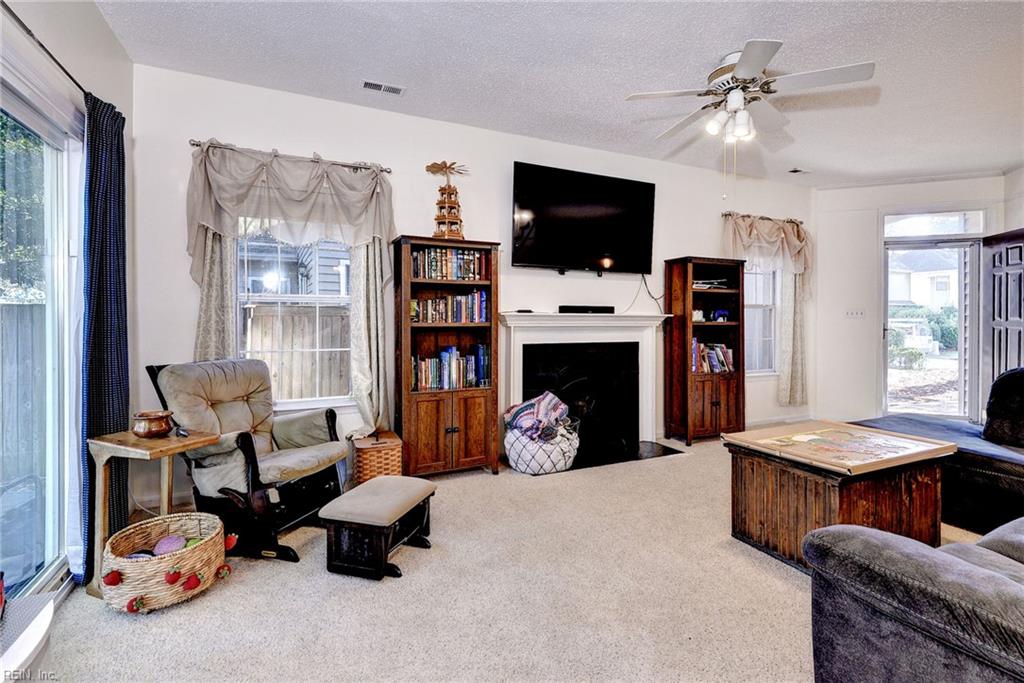 927 Prestige Ct Property Photo 8