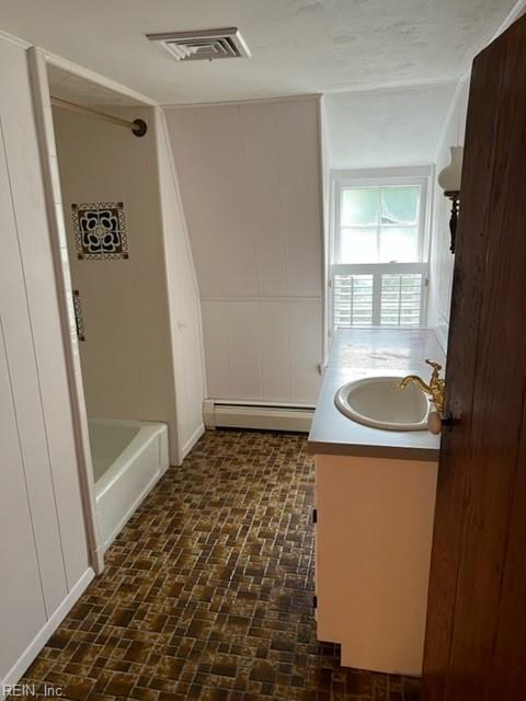 704 Kings Grant Rd Property Photo 16