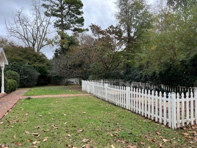 704 Kings Grant Rd Property Photo 27
