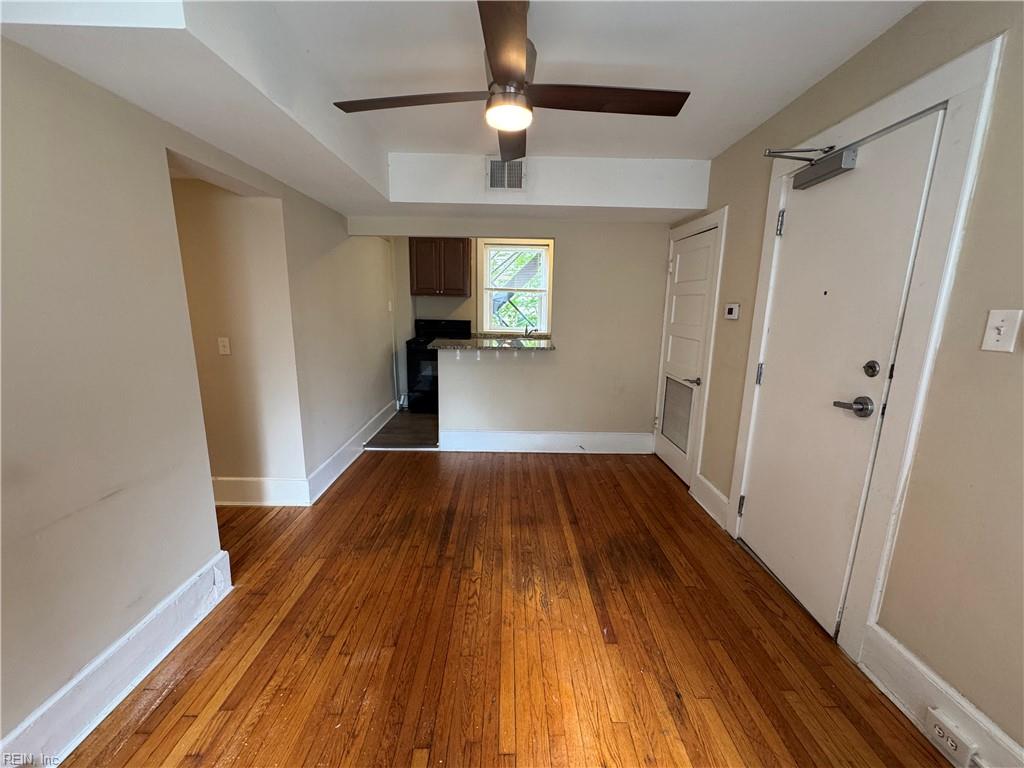 1217 Colonial Ave Property Photo 4