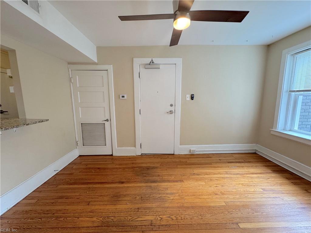 1217 Colonial Ave Property Photo 6