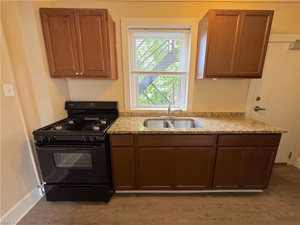 1217 Colonial Ave Property Photo 11
