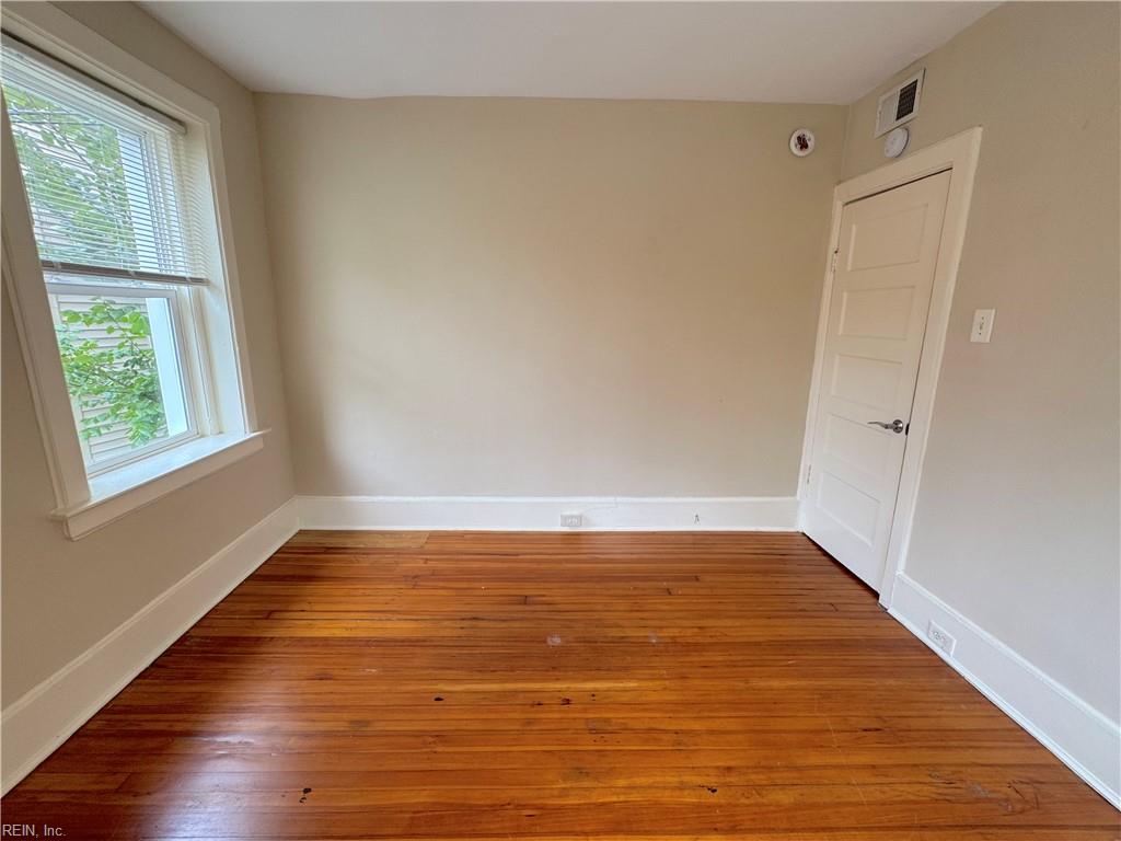 1217 Colonial Ave Property Photo 27