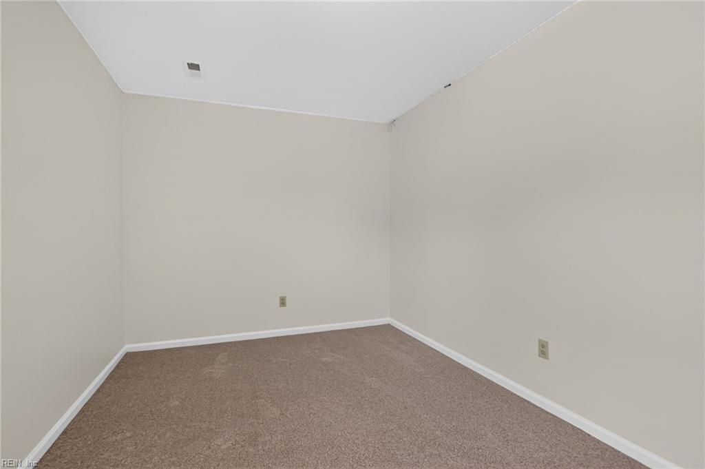 43 Charlene Loop Property Photo 25