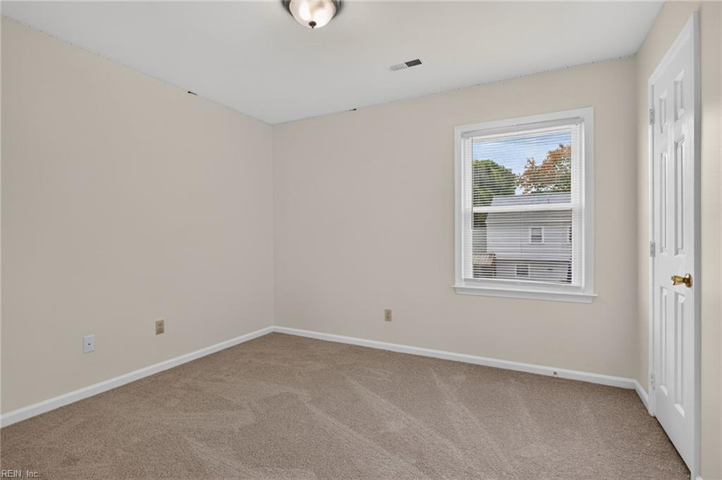 43 Charlene Loop Property Photo 26