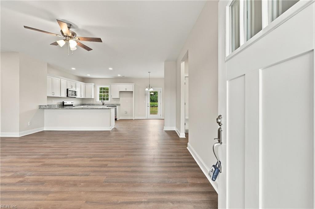608 Lake Rd Property Photo 3