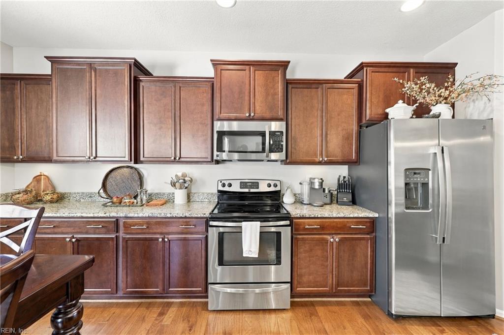 525 Hanbury Rd W Property Photo 12