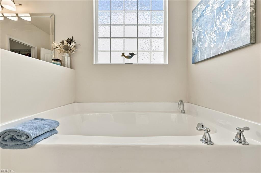 525 Hanbury Rd W Property Photo 20