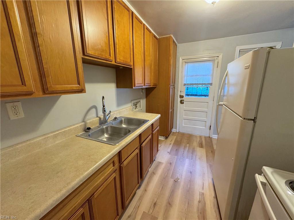 9268 Buckman Ave Property Photo 10