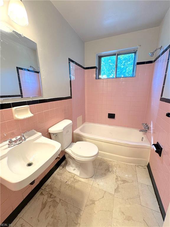 9268 Buckman Ave Property Photo 18
