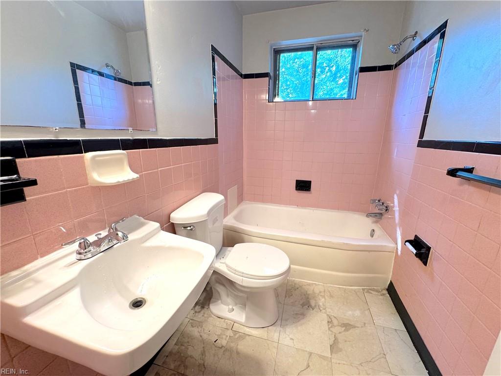 9268 Buckman Ave Property Photo 19