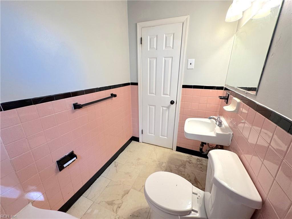 9268 Buckman Ave Property Photo 21