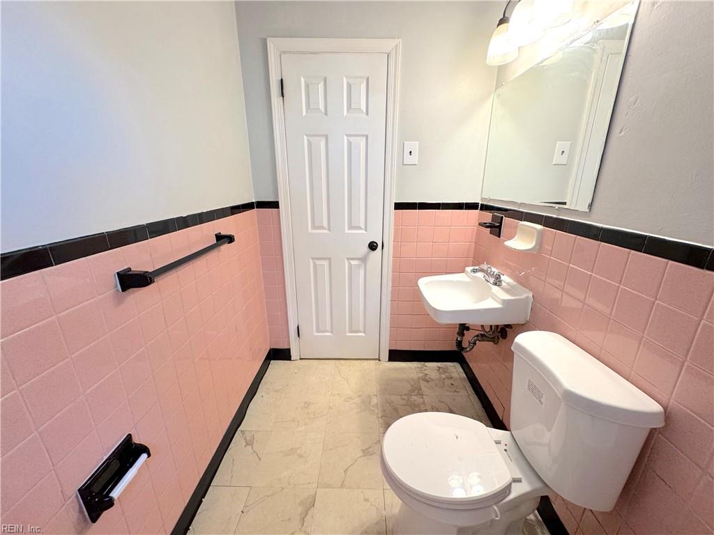 9268 Buckman Ave Property Photo 22