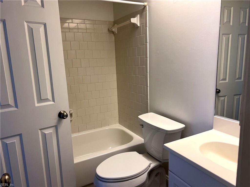 947 Wildwood Square Ct Property Photo 12