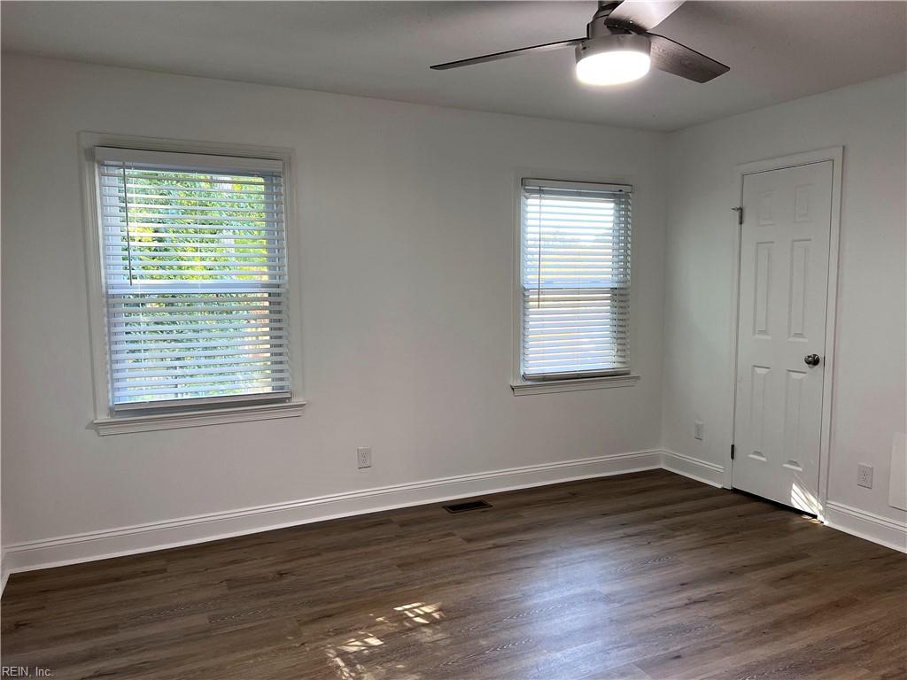 947 Wildwood Square Ct Property Photo 17