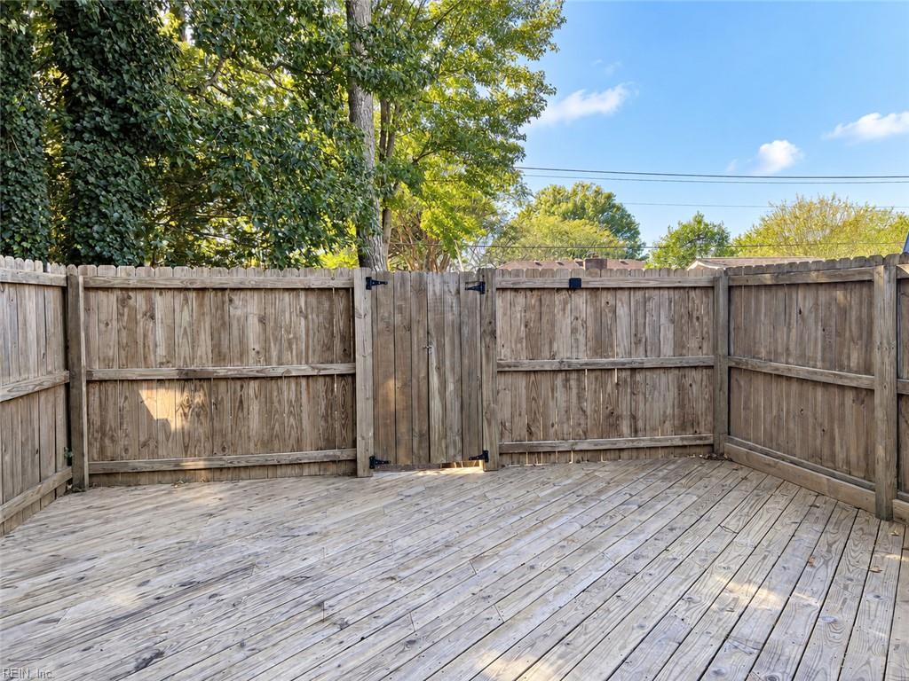 947 Wildwood Square Ct Property Photo 19