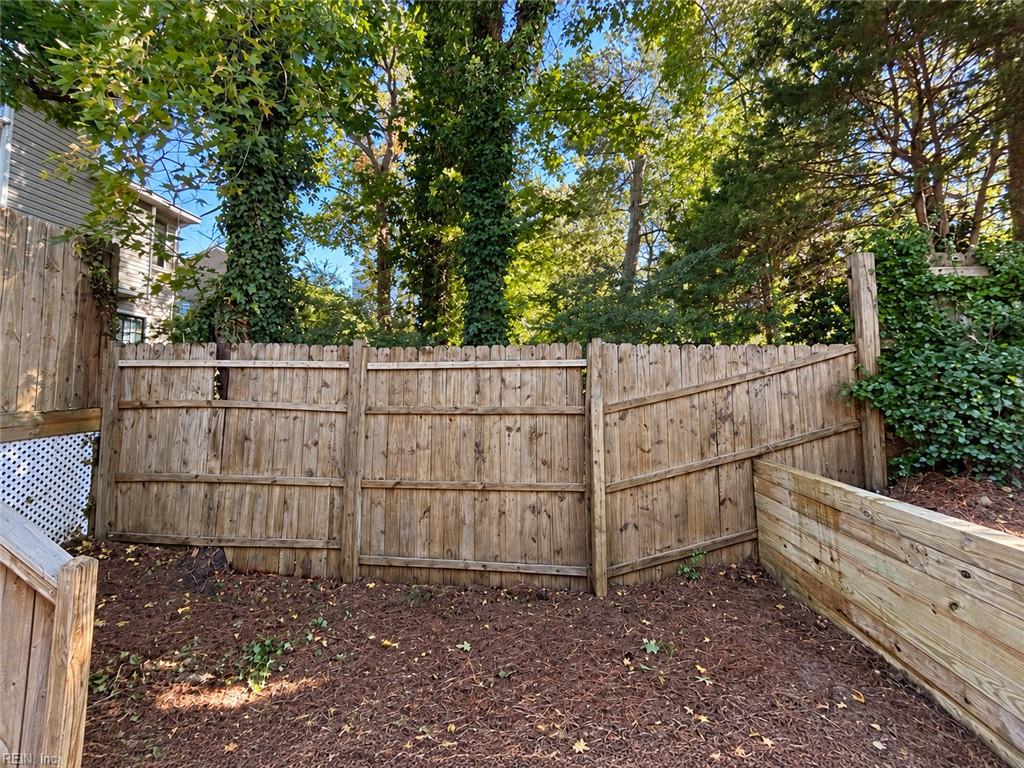 947 Wildwood Square Ct Property Photo 21