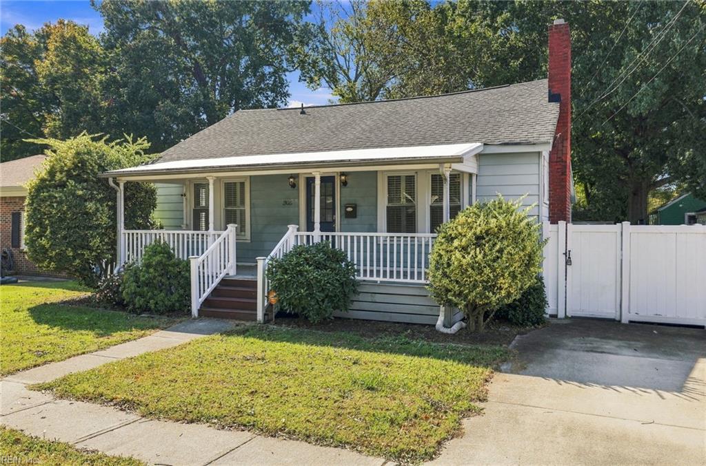 305 Lenox Ave Property Photo 3