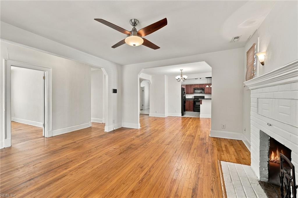 305 Lenox Ave Property Photo 11