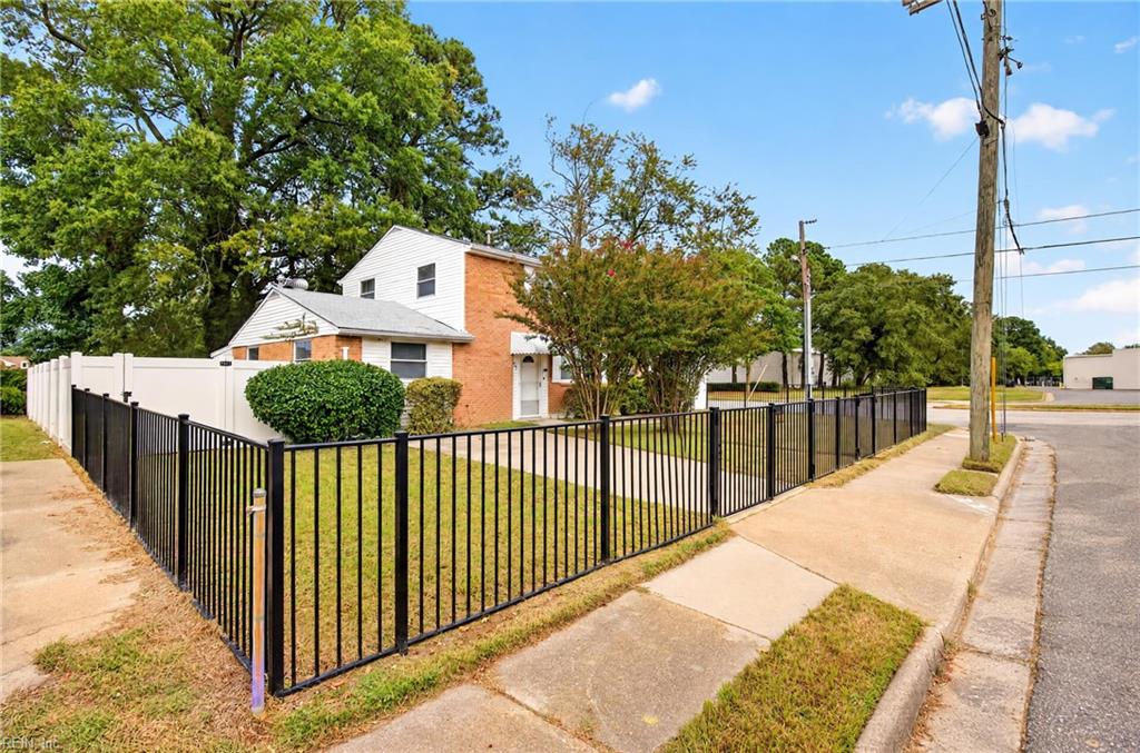 2021 Seward Dr Property Photo 2