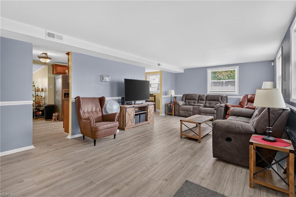 2021 Seward Dr Property Photo 3