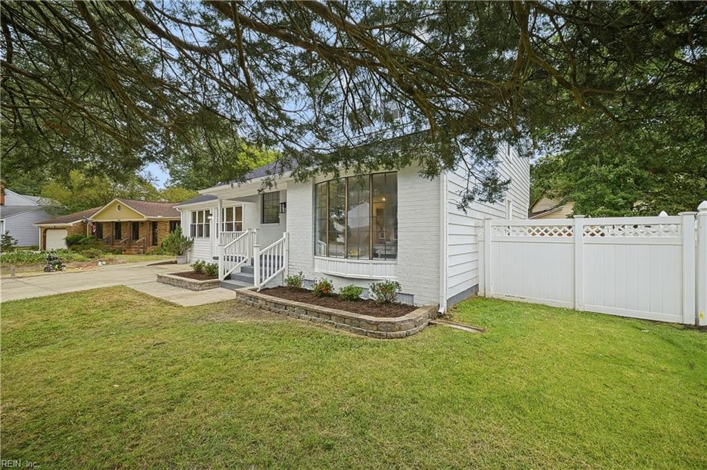 5304 Doon St Property Photo 3