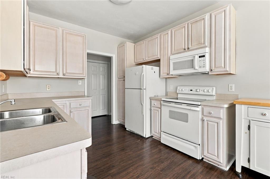 5277 Summer Cres Property Photo 8