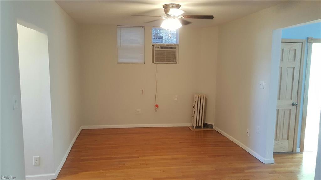 742 Washington Park Property Photo 6